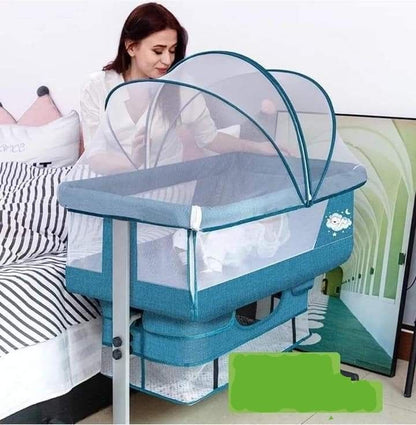 Baby bassinet safe cosleeper for a newborn