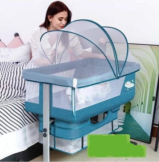 Baby bassinet safe cosleeper for a newborn